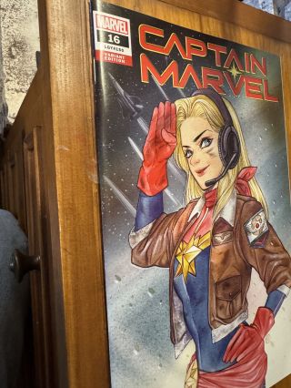 Captain Marvel #16 Peach exclusive  - Image 1